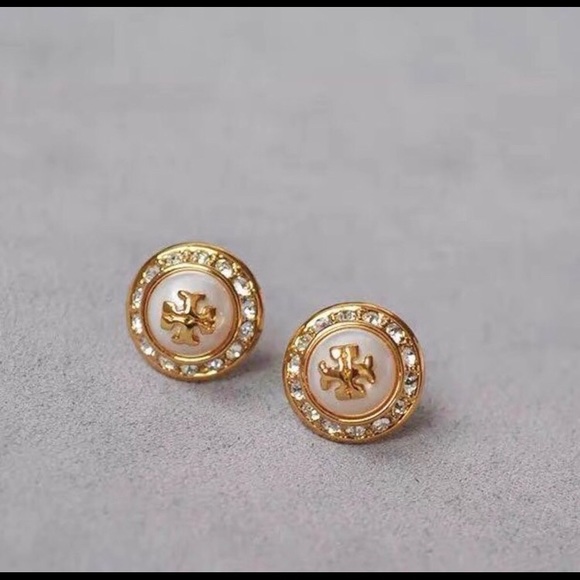 Tory Burch Jewelry - Tory Burch authentic Natalie pearl earrings